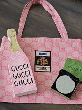 NEW Gucci Beauty Pink GG Tote Pineapple Patch With Charm + Mirror + Décor Set
